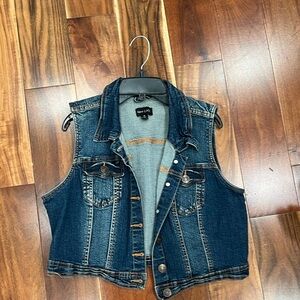 DENIM BIKER VEST👖🧥🤍